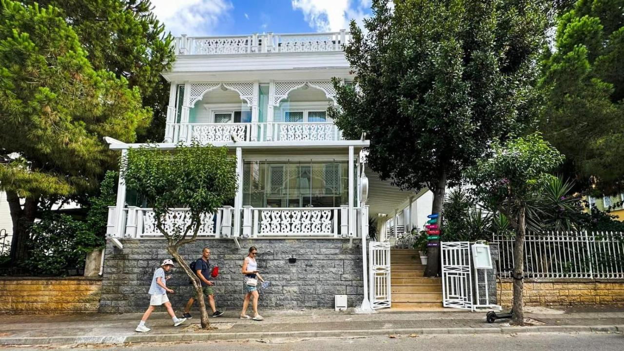 Hi Hotel Ivy Bueyuekada Adalar Eksteriør billede